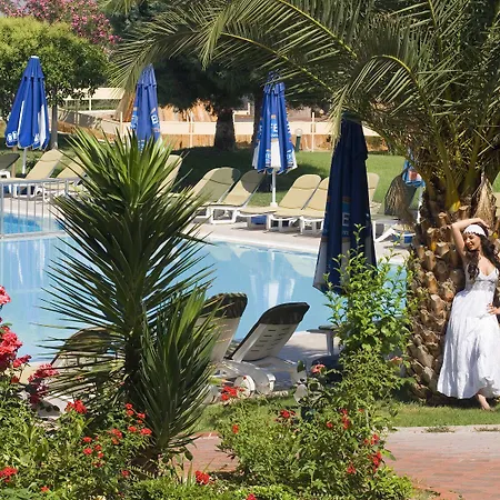 Lycus River Thermal מלון