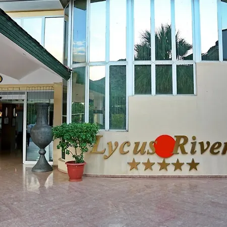 ホテル リカス リバー サーマル パムッカレ