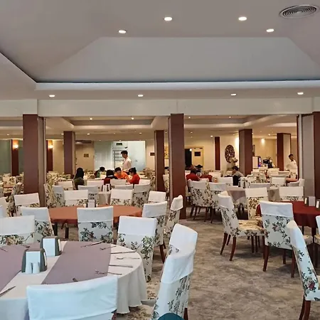 莱克斯河温泉酒店 酒店