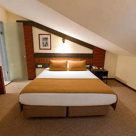 Lycus River Thermal Hotel